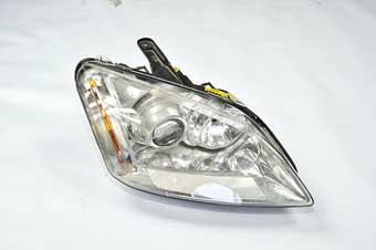 FİESTA ÇIKMA YEDEK PARÇA FORD CIKMA YEDEK FOCUS 2 SAĞ MERCEKLİ FAR 